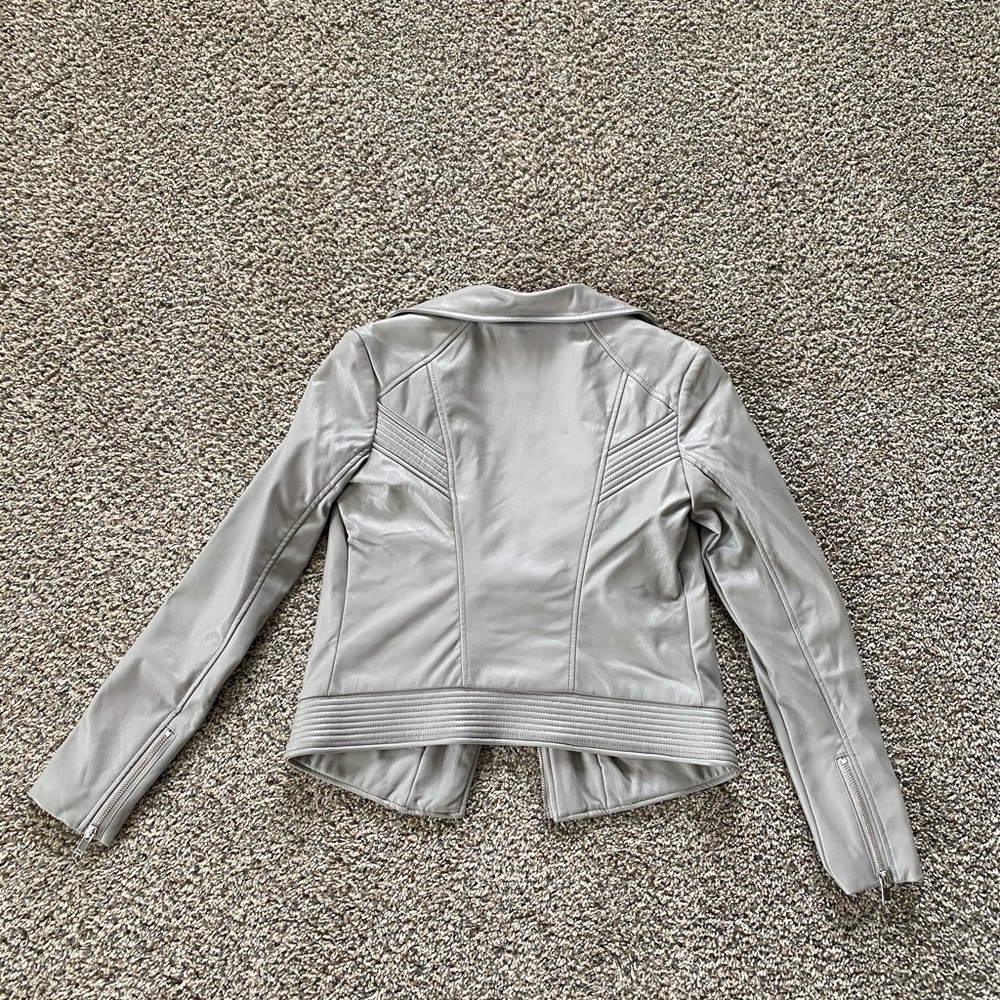 GUESS - Picture 5 of 5